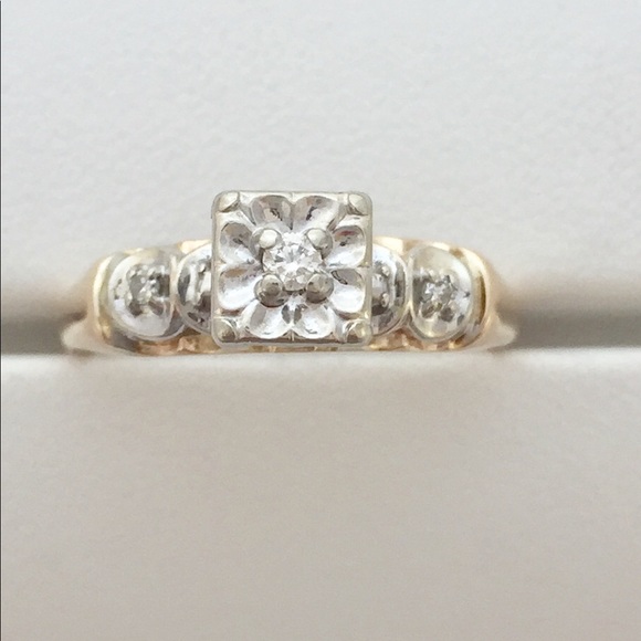 Jewelry - NWT .24 ctw 14kt yellow gold diamond ring